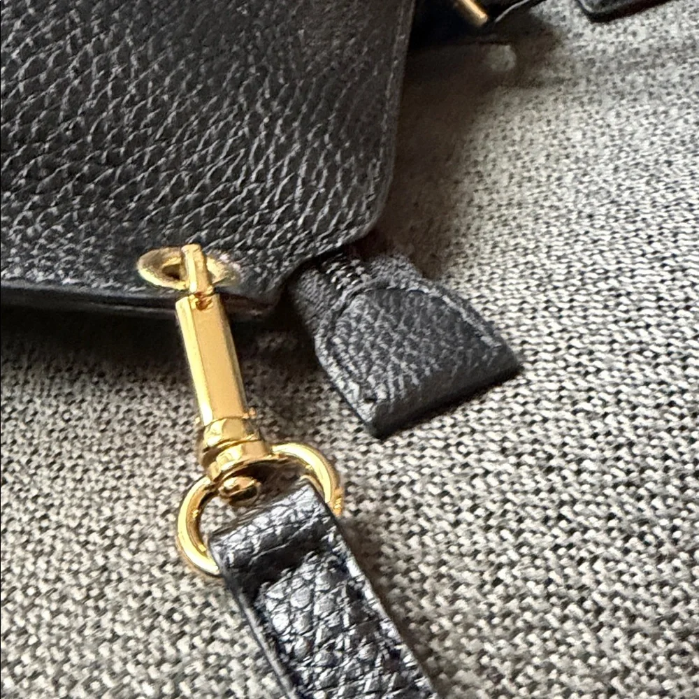 Lauren Ralph Lauren Black Leather Tote Bag – Like New - Picture 12 of 17